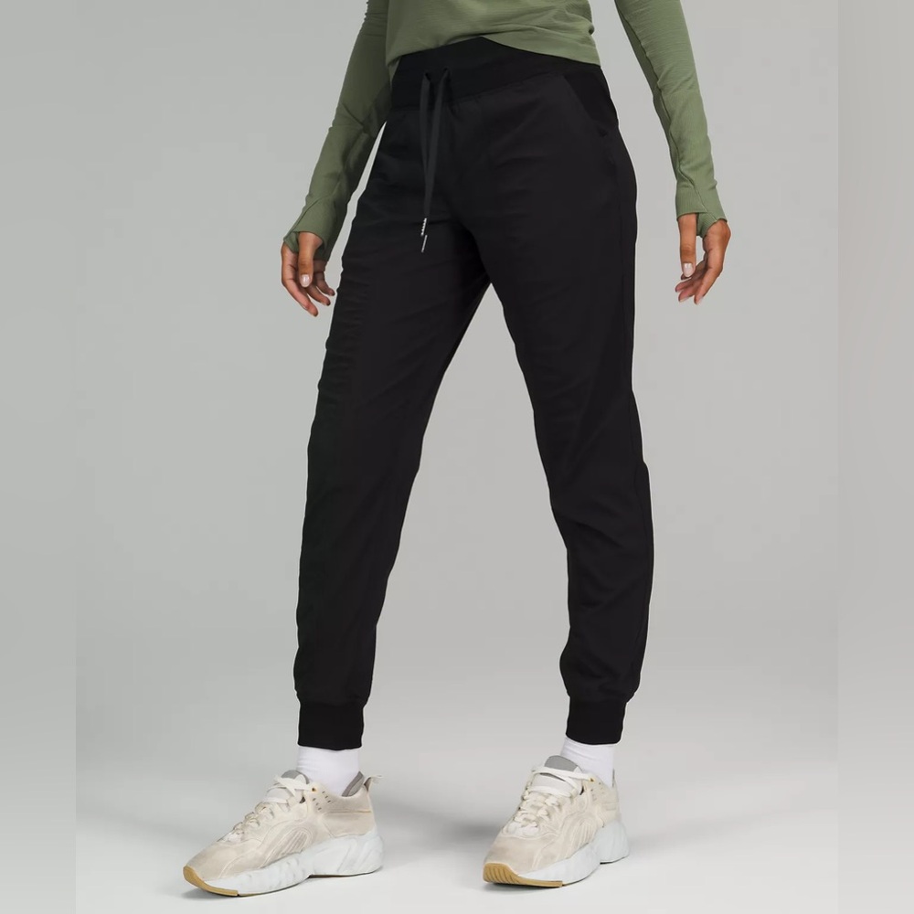 lululemon NWOT dance studio jogger size 6 black